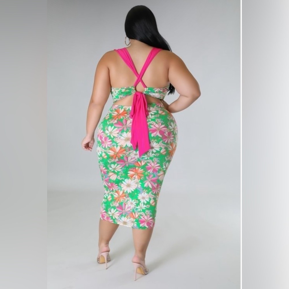 Plus Size Green Floral Cut Out Self Tie Back Closure Midi Dress